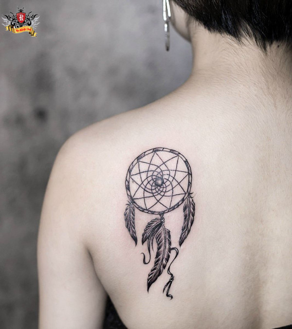 DreamCatcher đen trắng huyền bí