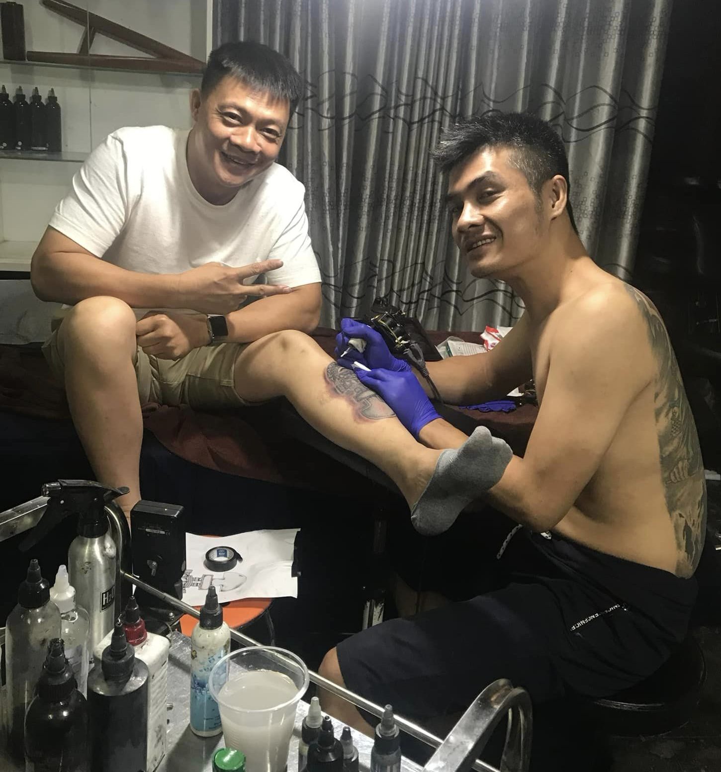 BTV Quang Minh Xóa xăm và đè hình xăm cũ hỏng tại Rio Tattoo Studio với hình xăm Tượng Thần Tumi ( Brasil )